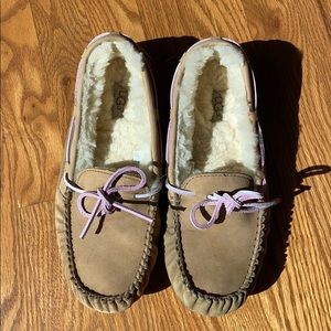 UGG Moccasins Slippers Size 9 US